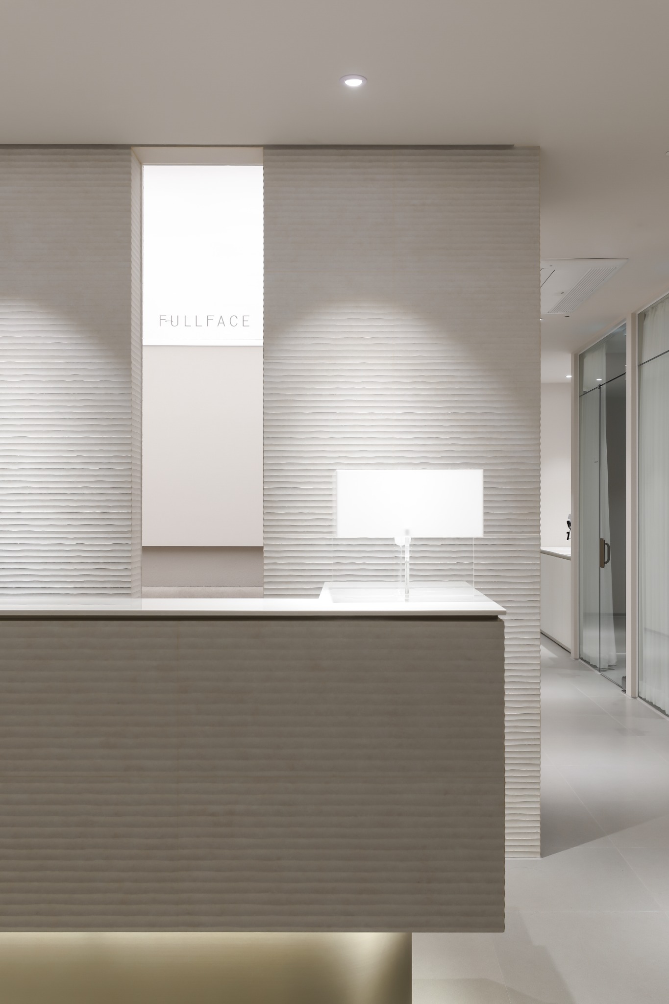 Fullface Clinic premium reception
